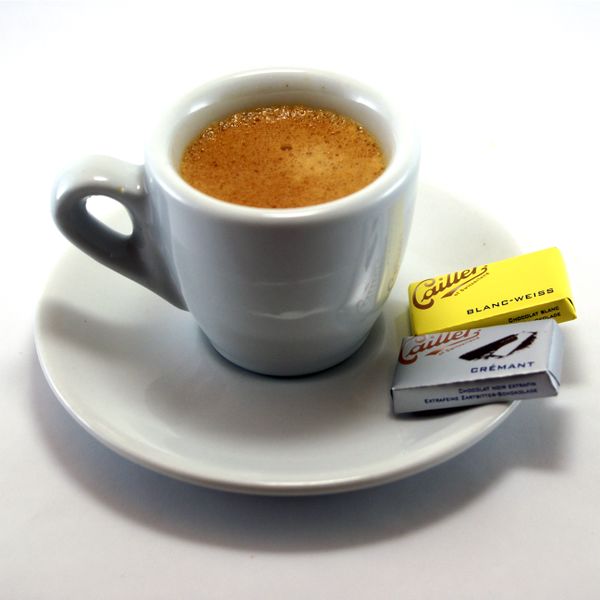 Файл:Espresso and napolitains.jpg